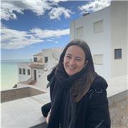 Soy una persona muy extrovertida y tengo mucha empatía con el resto de personas. Me encanta ayudar a los demás.